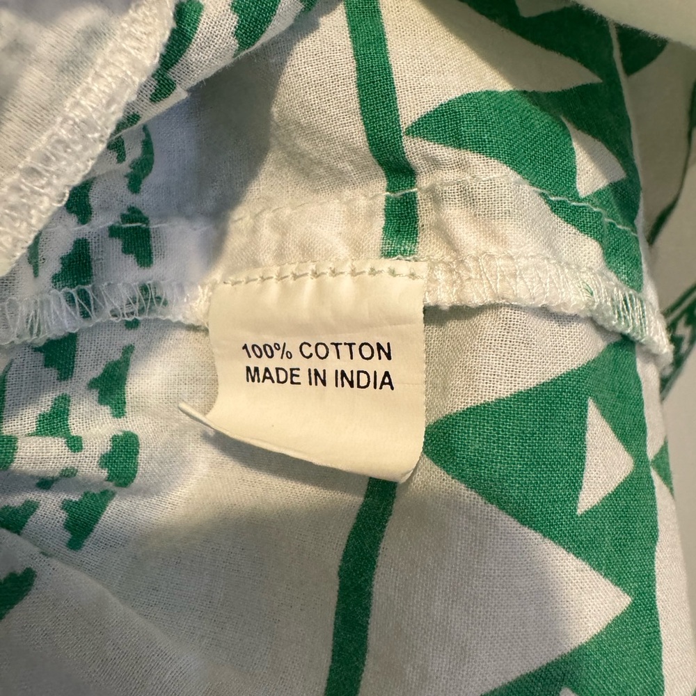 Green and White Patterned dress - Picture 5 of 6